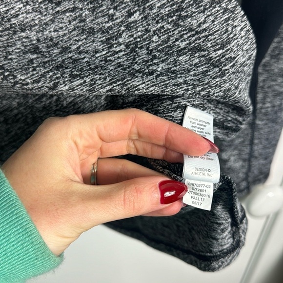 Athleta Colorblock Running Wild Half Zip Gray Black Size Small - Picture 5 of 9